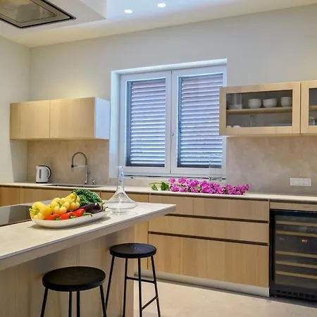 Vila Luxury Hvar Deluxe Palace 2 With Pool At The *