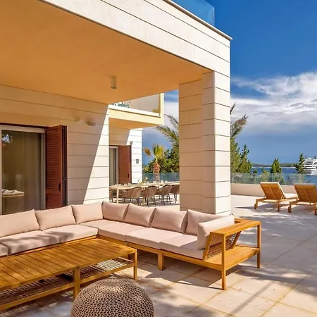 Vila Luxury Hvar Deluxe Palace 2 With Pool At The *