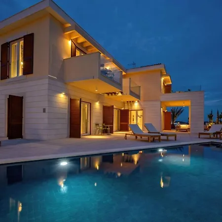 Luxury Hvar Deluxe Palace 2 With Pool At The Vila *