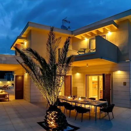 Vila Luxury Hvar Deluxe Palace 2 With Pool At The